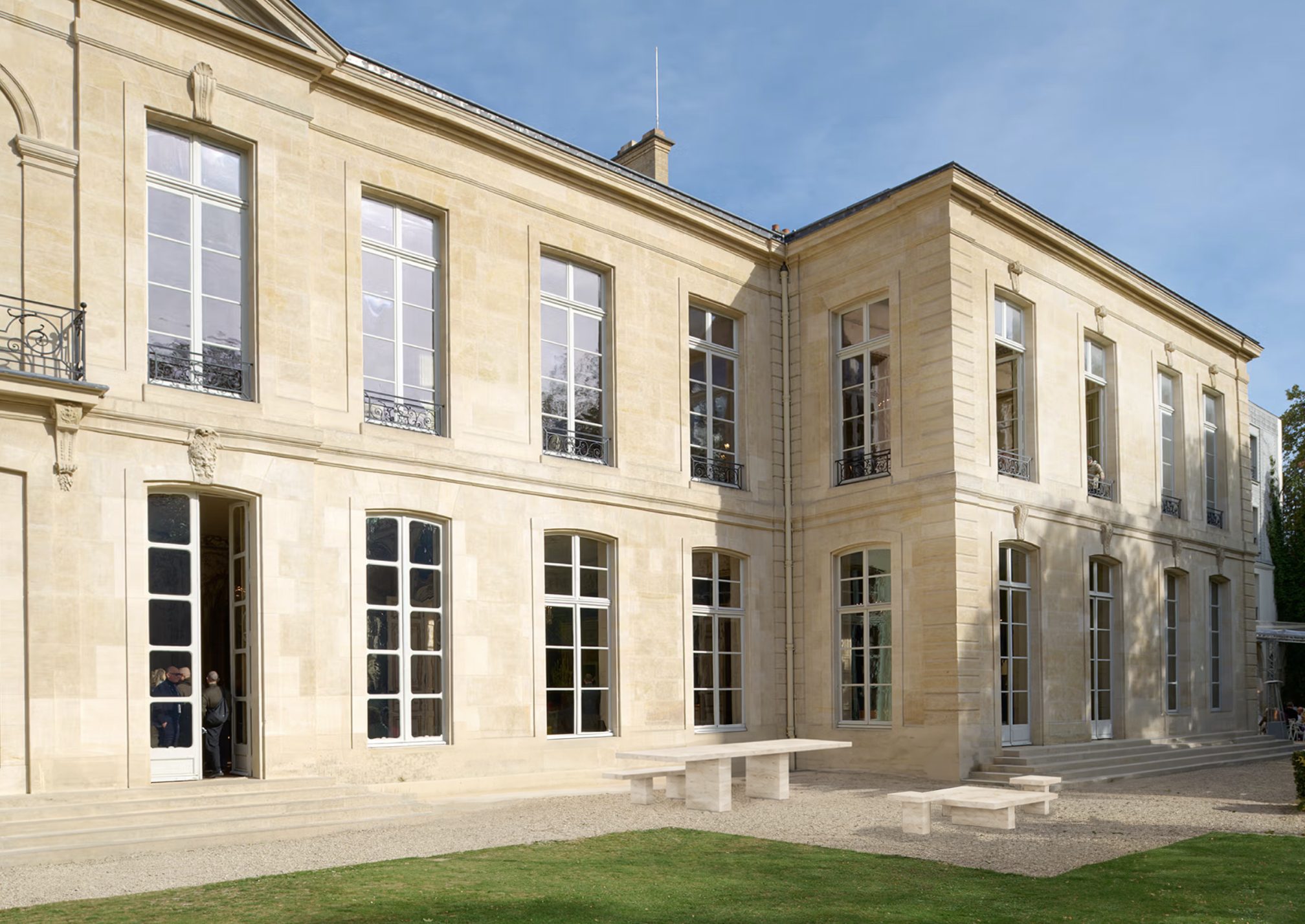 Neuendorf House Collection at L’Hôtel de Maisons